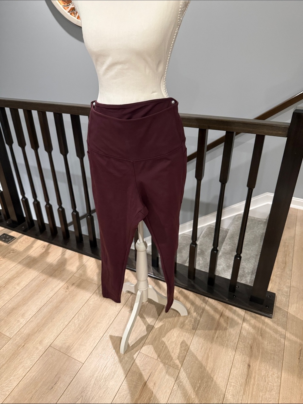 Women’s High-Waist Maroon Active Leggings